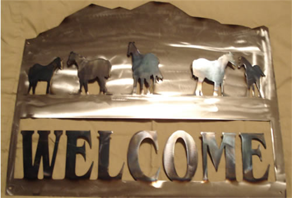 Five Horse Welcome Sign